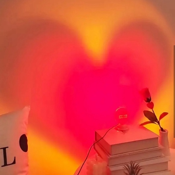 Sunset heart shape projector Lamp Valentine’s Day mood - Picture 2 of 4